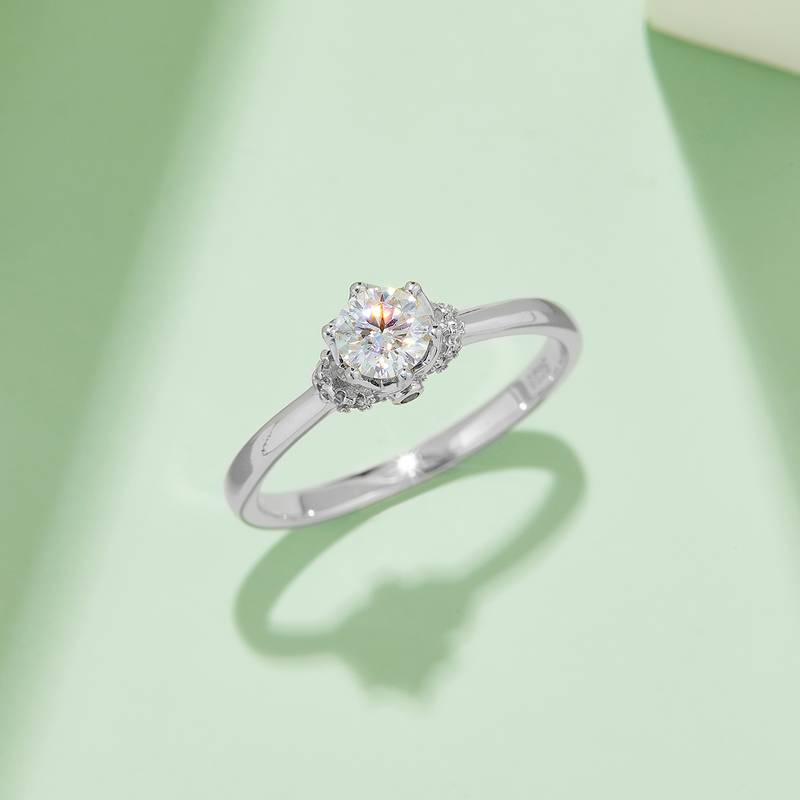 直臂加冕S925银镀白金MoissaniteWomen's Ring50分D级